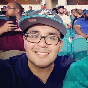 Meet your Posher, Carlos